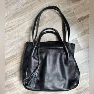 Like new genuine leather elegant handbag